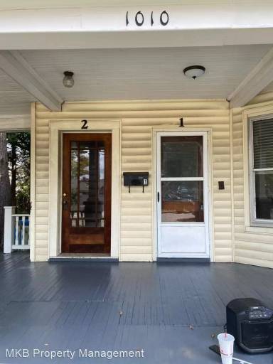 Main picture of 1010 3rd St SW