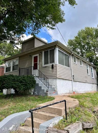 Main picture of 7129 Garesche Ave