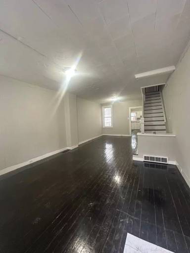 Main picture of 216 Park Pl