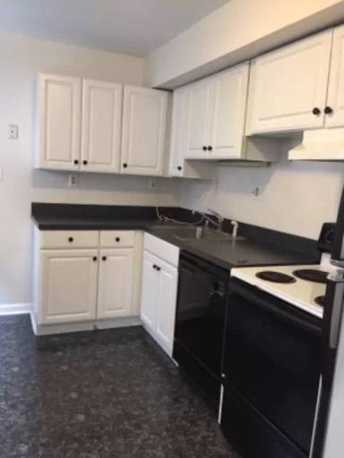 Main picture of 243 S Washington St