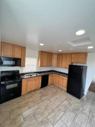 Main picture of 8513 S Sangamon St