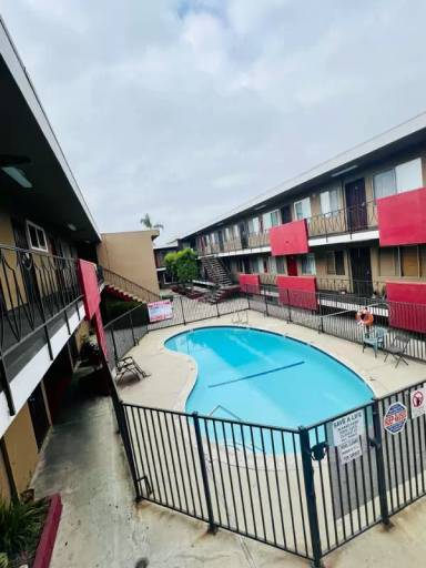 Main picture of 12129 Manor Dr