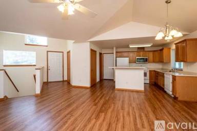 Main picture of 10 Redtail Ct
