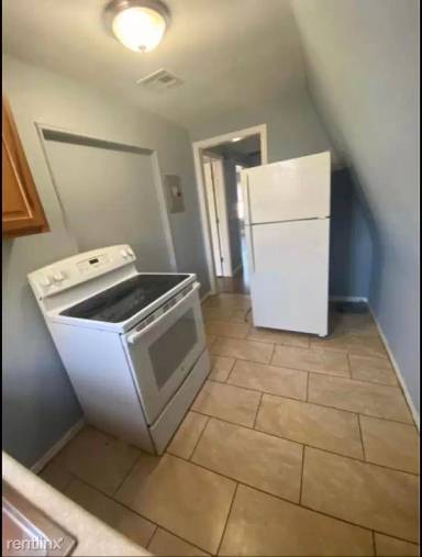 Main picture of 110 N 17th St
