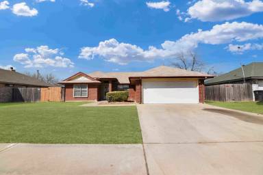 Main picture of 4201 Carolyn Dr