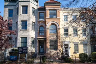 Main picture of 14 3rd St SE