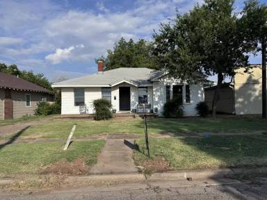 Main picture of 1802 Monroe St