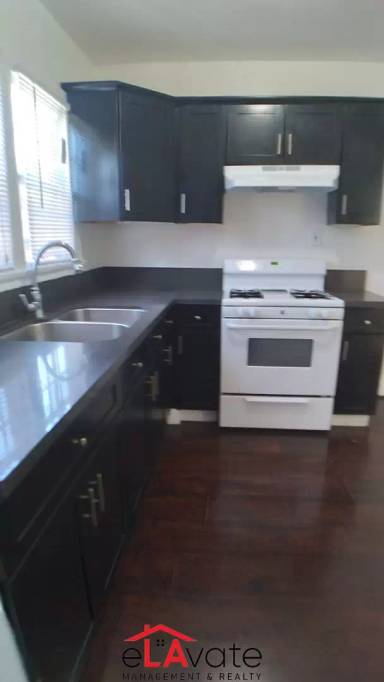 Main picture of 1116 W 58th Pl