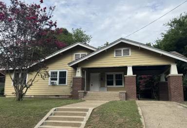 Main picture of 204 Kentucky St