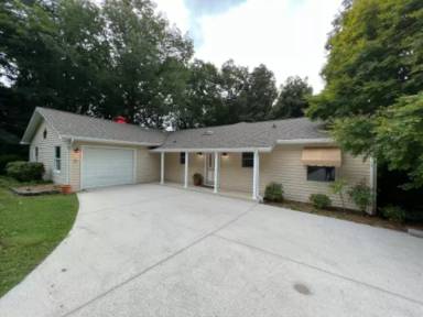 Main picture of 234 Amherst Ln
