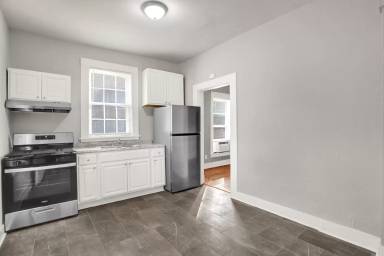 Main picture of 1742 Lawrence Apartments