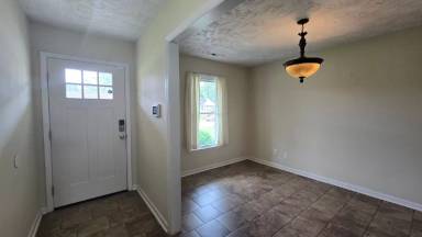Main picture of 5004 Paulson Dr