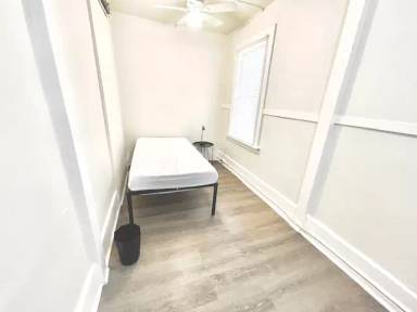 Main picture of 400 Broadway