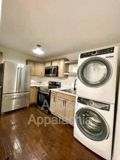 Main picture of 187 Poplar St