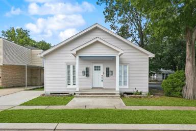 Main picture of 3701 Derbigny St