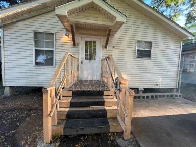 Main picture of 120 Sternberg Dr