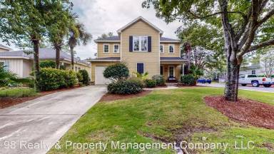 Main picture of 174 S Zander Way