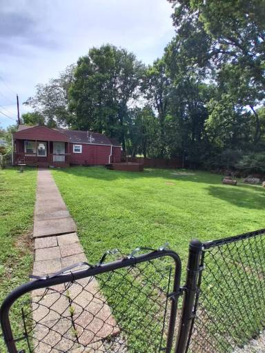 Main picture of 1515 Berry Ave