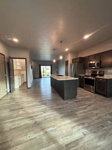 Main picture of 204 Lydia Ct