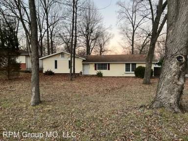 Main picture of 3163 E Grand St