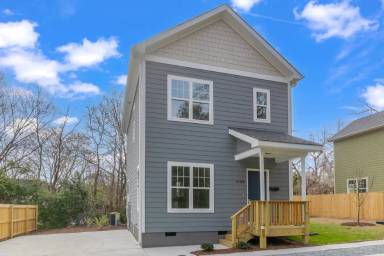 Main picture of 1608 E Main St