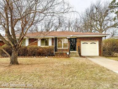 Main picture of 4449 NW 19th St