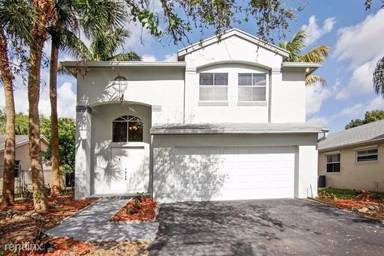 Main picture of 4821 NW 15th St