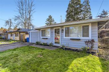 Main picture of 10856 SW 63rd Ave