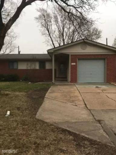 Main picture of 1038 S Eastern St