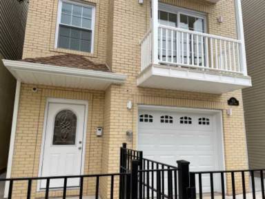 Main picture of 742 Bergen St