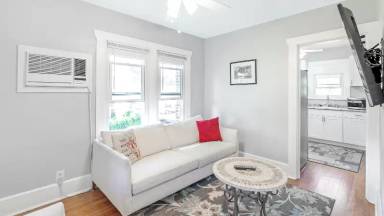 Main picture of 808 1/2 Grove St N