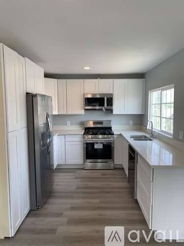 Main picture of 1729 W 85th St