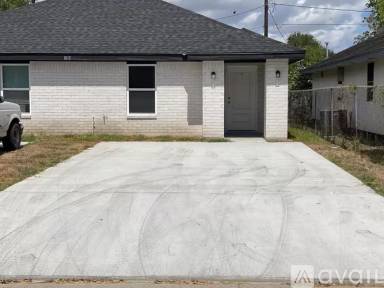 Main picture of 1815 Victoria Dr