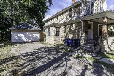 Main picture of 106 W Madison St