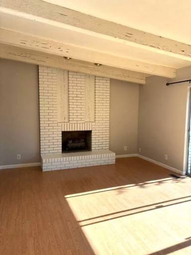 Main picture of 986 E Oxford Dr