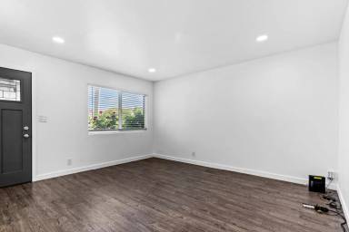 Main picture of 317 Tennyson Rd