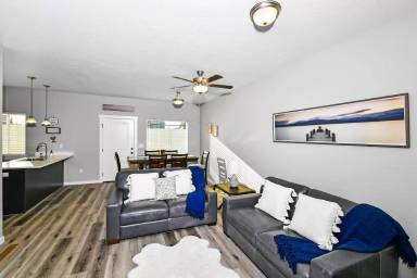 Main picture of 507 N Creative Way