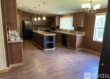 Main picture of 454 Lakeway