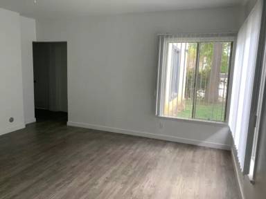 Main picture of 14711 Erwin St