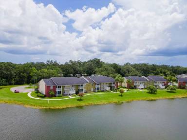 Main picture of Park Lake at Parsons