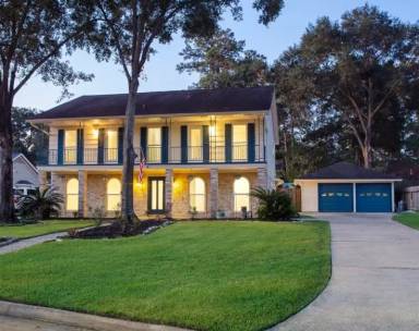 Main picture of 8123 Devonwood Ln