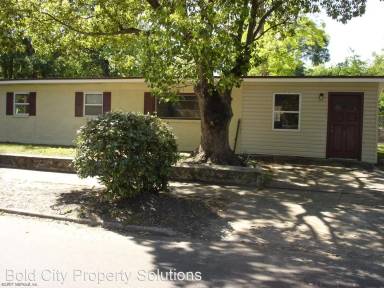Main picture of 2380 Orchard St