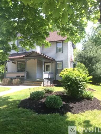 Main picture of 208 E Elm St