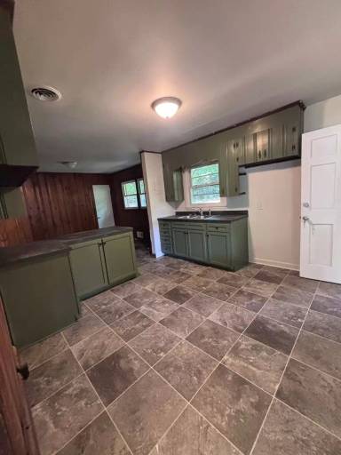 Main picture of 924 Crestmere St