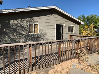 Main picture of 828 E 4th St