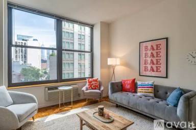 Main picture of 326 Grove St