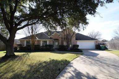Main picture of 2527 Wilshire Dr