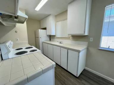Main picture of 989 Gilchrist Dr