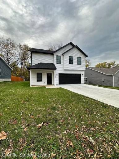 Main picture of 1735 S Olive St