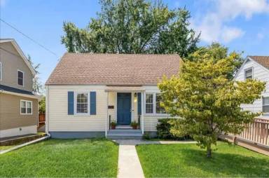 Main picture of 21 Van Buskirk Ave